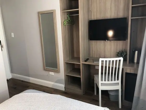 Üç Kişilik Oda, Ortak Banyo