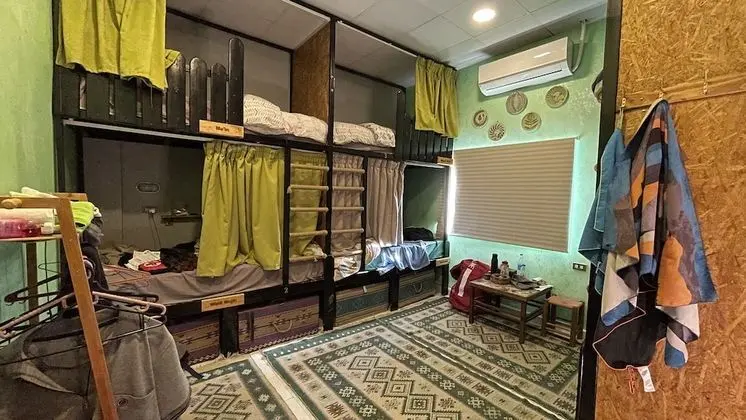 Ortak Ranzalı Oda, Karma Ranzalı Oda