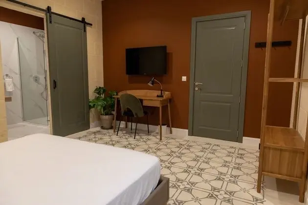 Comfort Tek Büyük Yataklı Oda