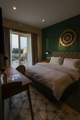 Deluxe Tek Büyük Yataklı Oda