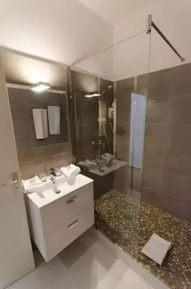 Superior Tek Büyük veya İki Ayrı Yataklı Oda