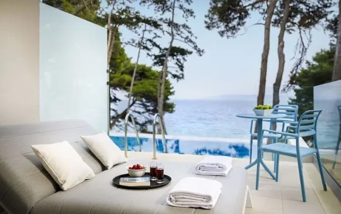 Swim up Room for 2 Seaview - Villas