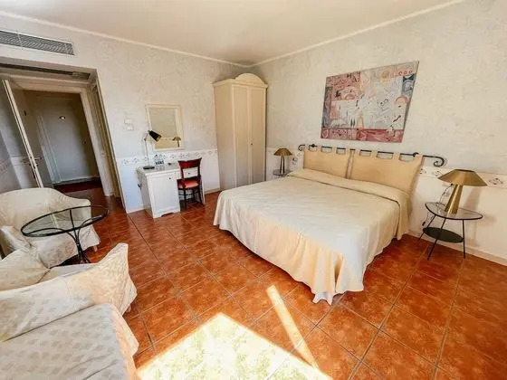 Deluxe Üç Kişilik Oda