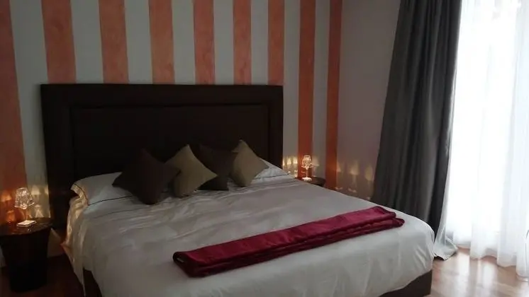 Comfort Tek Büyük Yataklı Oda