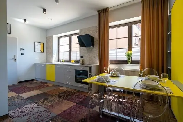 Premium Stüdyo Süit (Karp w cytrynie - C)