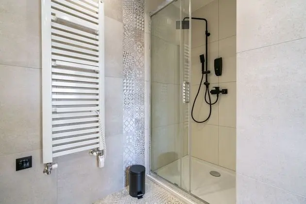 Premium Stüdyo Süit (Karp w cytrynie - C)