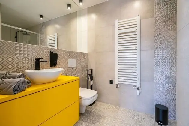 Premium Stüdyo Süit (Karp w cytrynie - C)