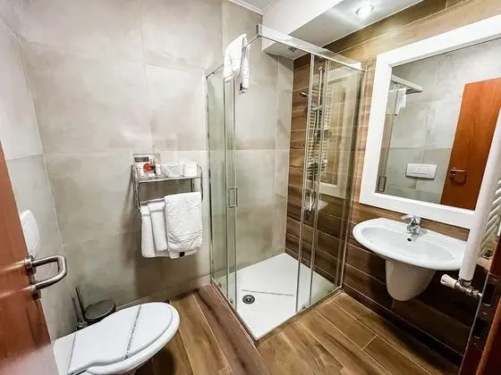 Basic Room with Armchair Triple Use
