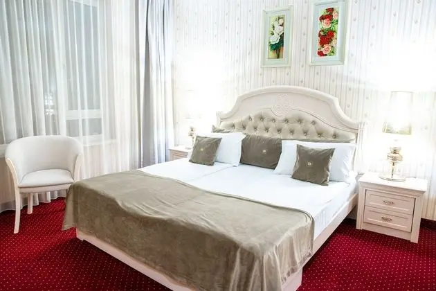 Deluxe Tek Büyük Yataklı Oda