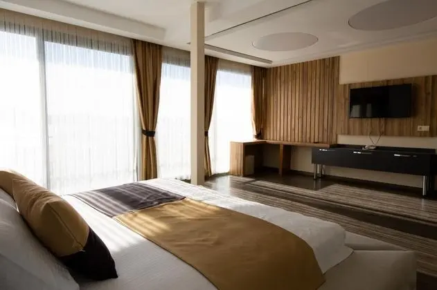 King Suite, Deniz ve Şehir Manzaralı, Jakuzili ve Balkonlu