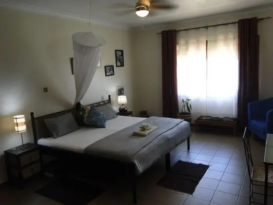 Tek Büyük veya İki Ayrı Yataklı Oda, Göl Manzaralı (Room 2)
