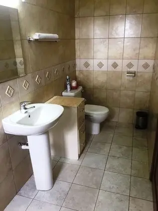 Tek Büyük veya İki Ayrı Yataklı Oda, Göl Manzaralı (Room 2)