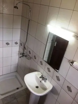 Tek Büyük Yataklı Oda, Göl Manzaralı (Room1)