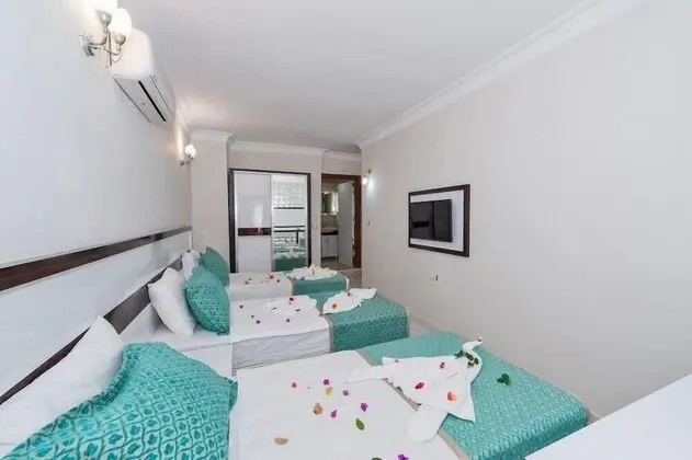 Standard Üç Kişilik Oda, Deniz Manzaralı