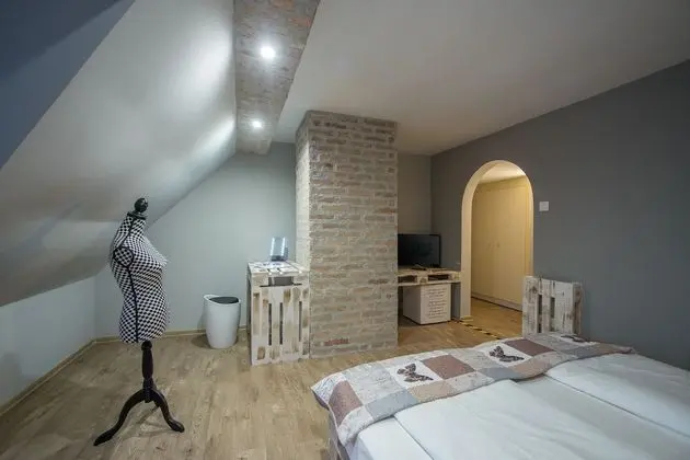 Standard Tek Büyük Yataklı Oda