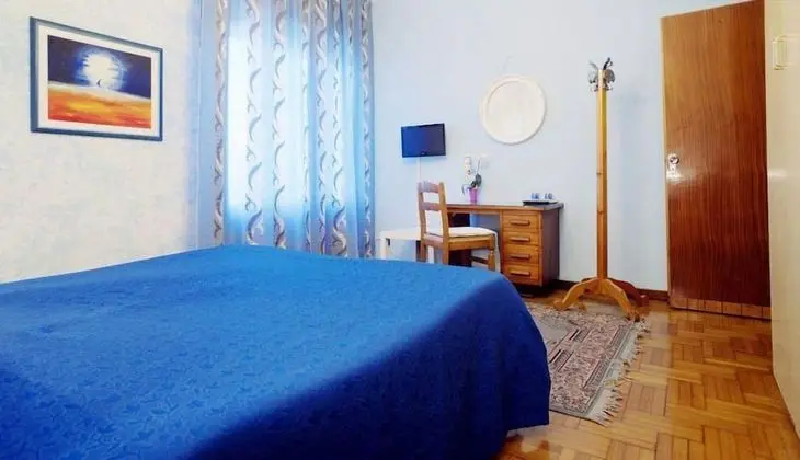 Tek Büyük Yataklı Oda, Ortak Banyo (Paradiso)