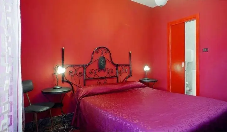 Tek Büyük Yataklı Oda, Özel Banyo (Inferno)