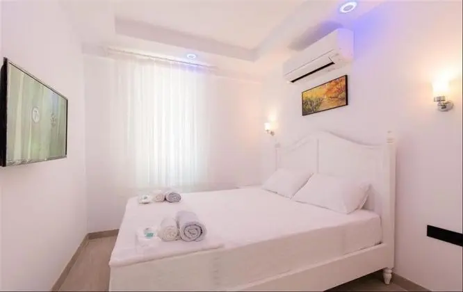 Suite, Kısmi Deniz Manzaralı, Balkonlu