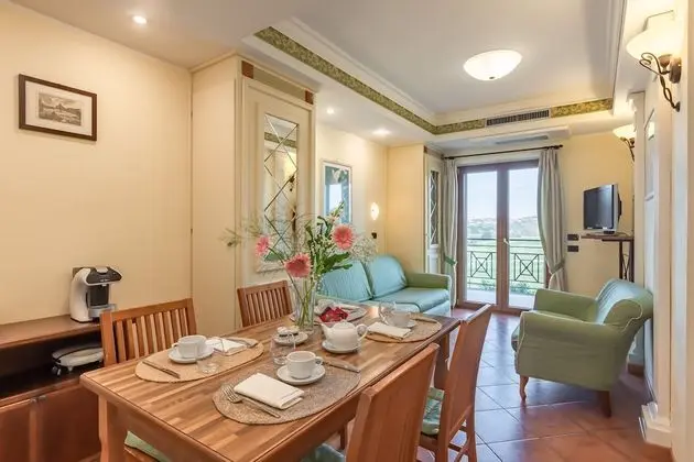 Superior Apart Daire, Golf Manzaralı