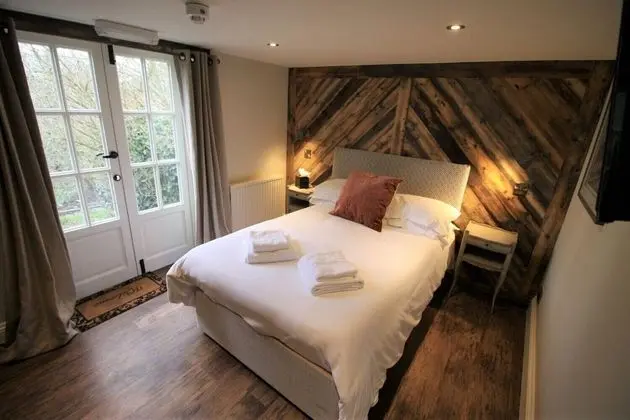 Standard Tek Büyük veya İki Ayrı Yataklı Oda, Banyolu/Duşlu