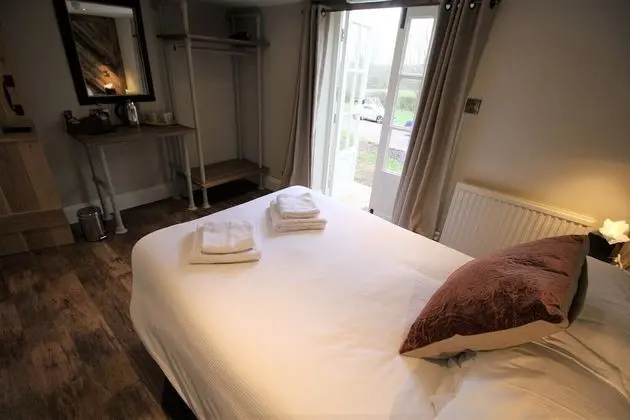 Standard Tek Büyük veya İki Ayrı Yataklı Oda, Banyolu/Duşlu