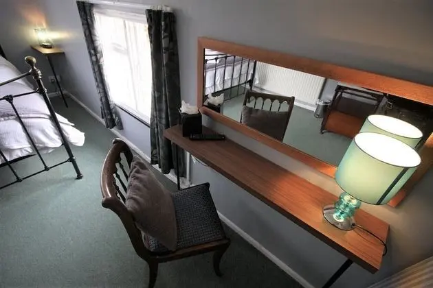 Tek Büyük Yataklı Oda, Ortak Banyo