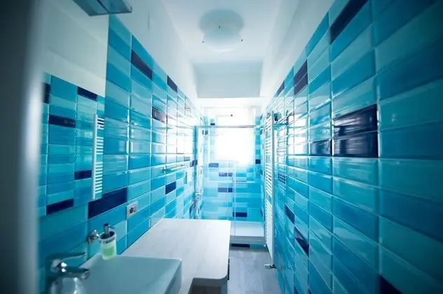 Dört Kişilik Oda, Ortak Banyo (External)