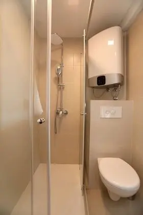 Basic Tek Büyük Yataklı Oda