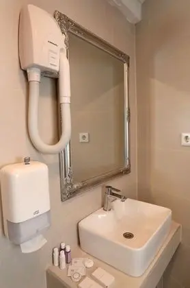 Basic Tek Büyük Yataklı Oda