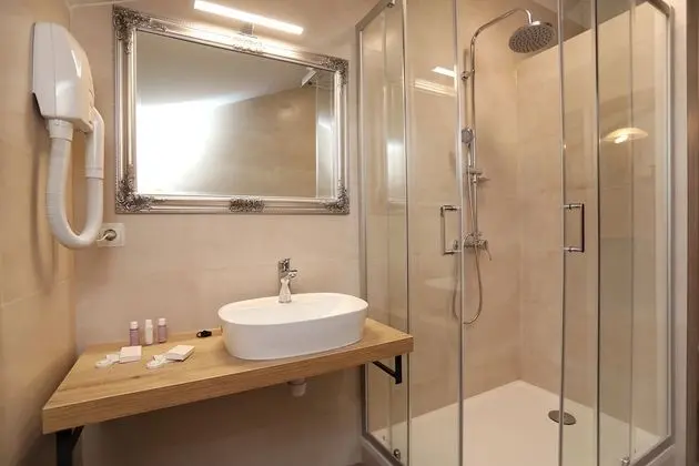 Superior Tek Büyük Yataklı Oda