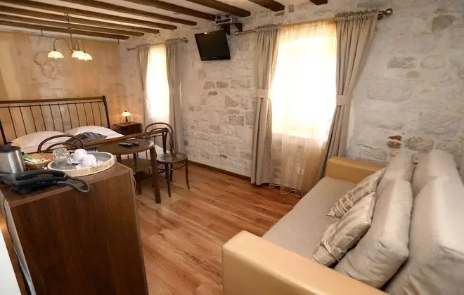 Tek Büyük Yataklı Oda