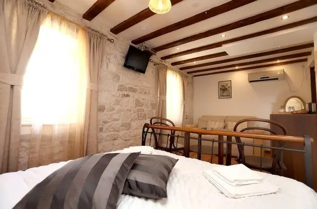 Tek Büyük Yataklı Oda