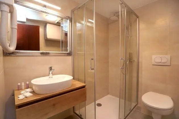 Tek Büyük Yataklı Oda