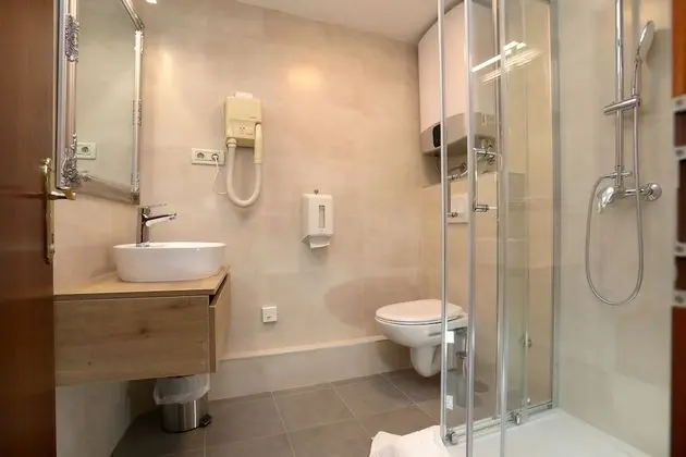 Tek Büyük Yataklı Oda