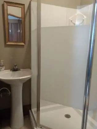 Basic Tek Büyük Yataklı Oda, 2 Çift Kişilik Yatak, Şömine (Daisy Buchanan Room)