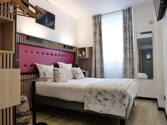 Comfort Tek Büyük Yataklı Oda