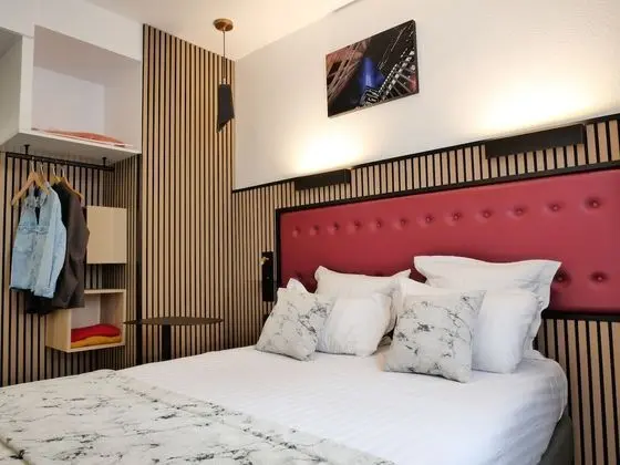 Comfort Tek Büyük Yataklı Oda