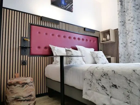 Comfort Tek Büyük Yataklı Oda