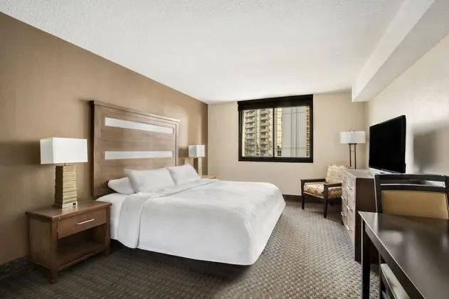 Deluxe Guest Room - 1 King, Kitchenette