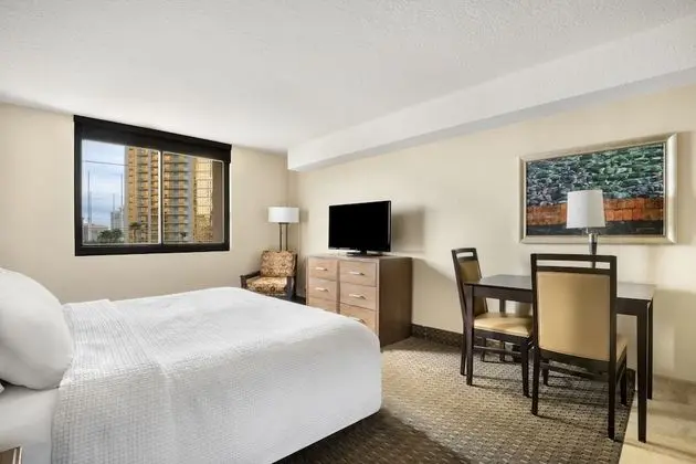 Deluxe Guest Room - 1 King, Kitchenette