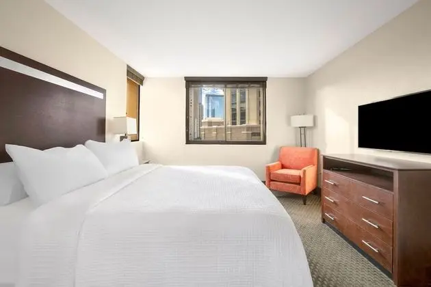 One Bedroom Suite w/Kitchenette