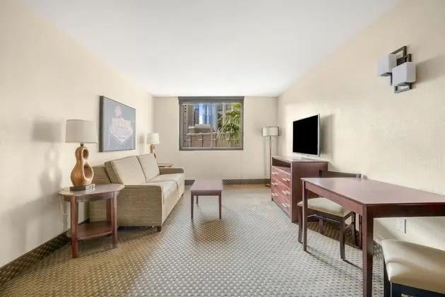 One Bedroom Suite w/Kitchenette