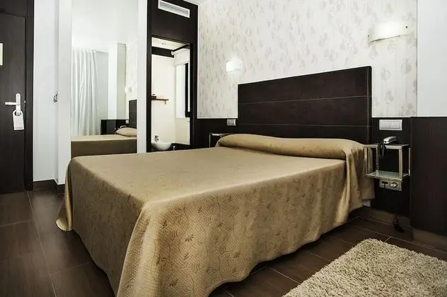 Economy Tek Büyük Yataklı Oda