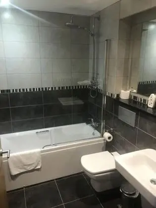 Executive Tek Büyük Yataklı Oda, 1 Çift Kişilik Yatak, Sigara İçilmez (Car Park View)