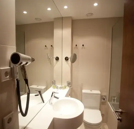 Basic Büyük Yataklı Tek Kişilik Oda