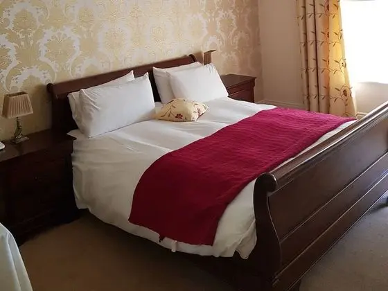 Dört Kişilik Oda, Banyolu/Duşlu (Family ensuite Courtyard)