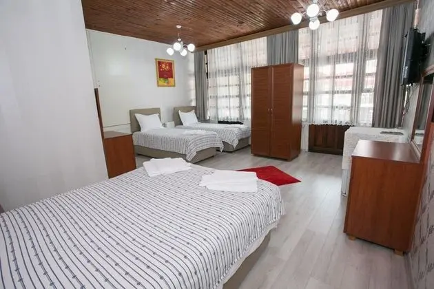 Aile Odası, Bahçe Manzaralı