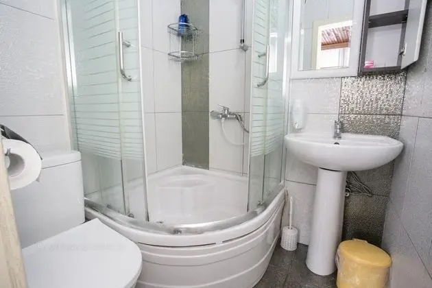 Aile Odası, Bahçe Manzaralı