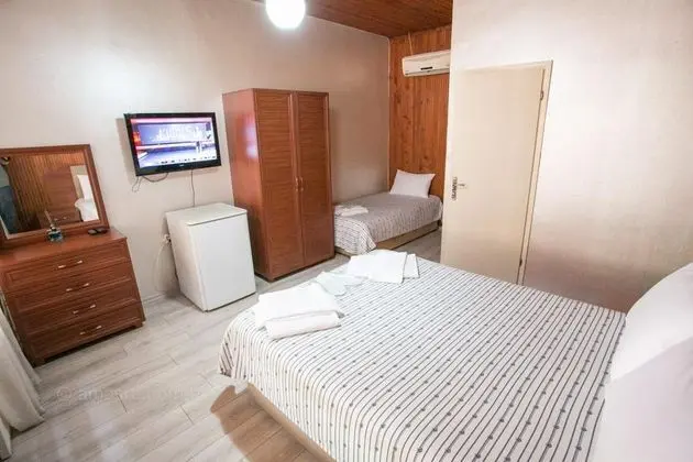 Triple, Bahçe Manzaralı