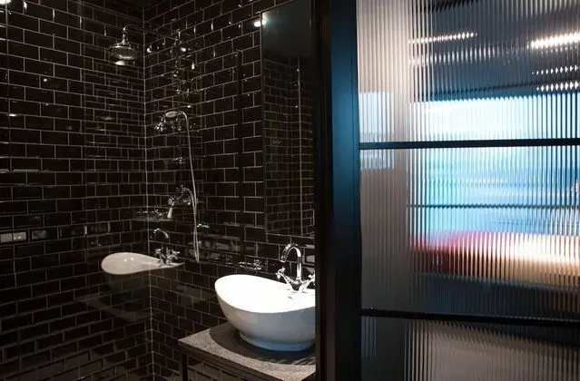 City Tek Büyük Yataklı Oda